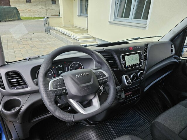 IVECO Daily 35S18HA8 3.0 Koffer Hi-Matic AHK Tacho... - Fourgon grand volume: photos 4 IVECO Daily 35S18HA8 3.0 Koffer Hi-Matic AHK Tacho... - Fourgon grand volume: photos 4