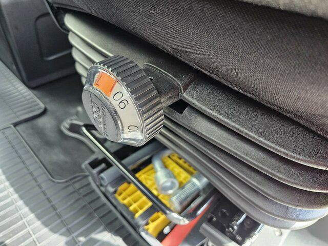 IVECO Daily 35S18HA8 3.0 Koffer Hi-Matic AHK Tacho... - Fourgon grand volume: photos 2 IVECO Daily 35S18HA8 3.0 Koffer Hi-Matic AHK Tacho... - Fourgon grand volume: photos 2