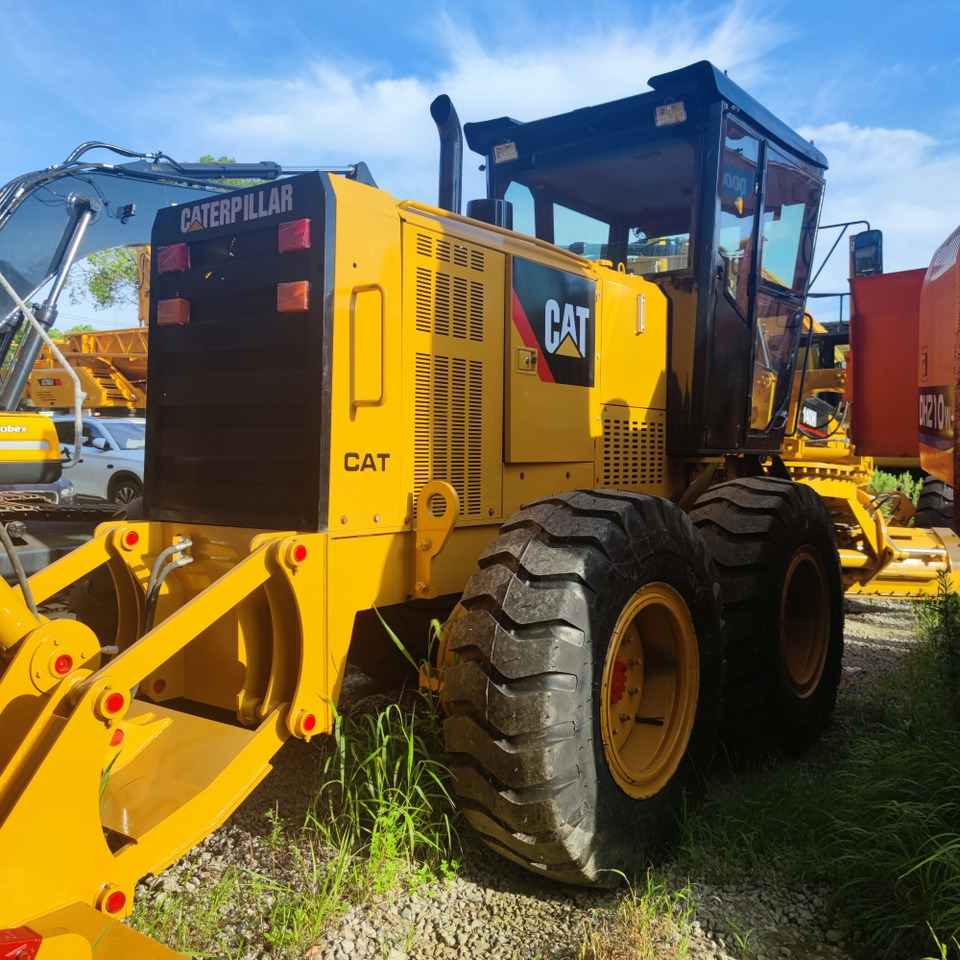 CAT 140H Grader - Niveleuse: photos 2 CAT 140H Grader - Niveleuse: photos 2