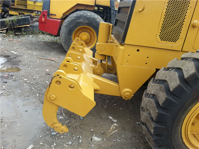 CAT 140H Grader - Niveleuse: photos 4 CAT 140H Grader - Niveleuse: photos 4