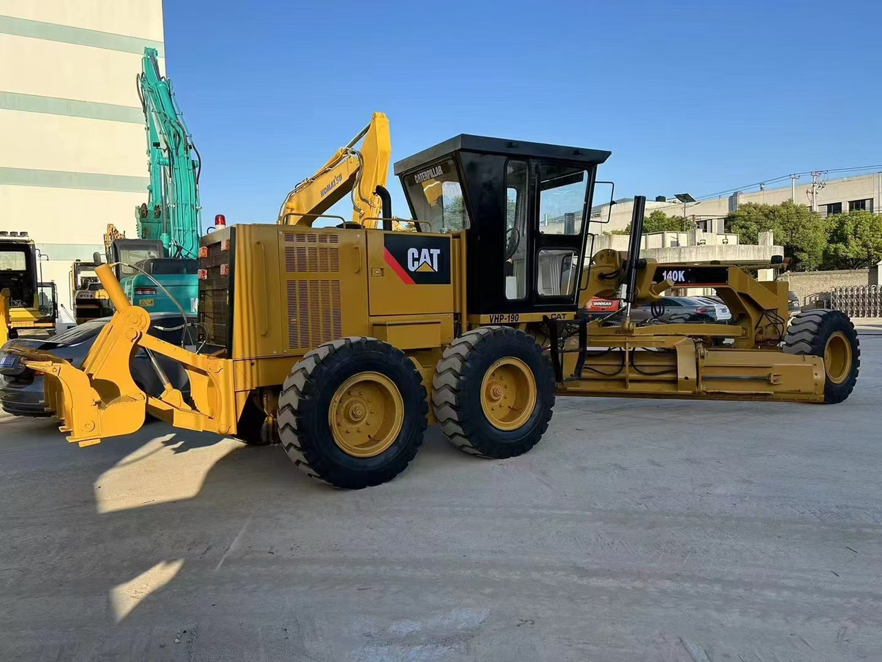 CAT 140K Motor Grader - Niveleuse: photos 1 CAT 140K Motor Grader - Niveleuse: photos 1