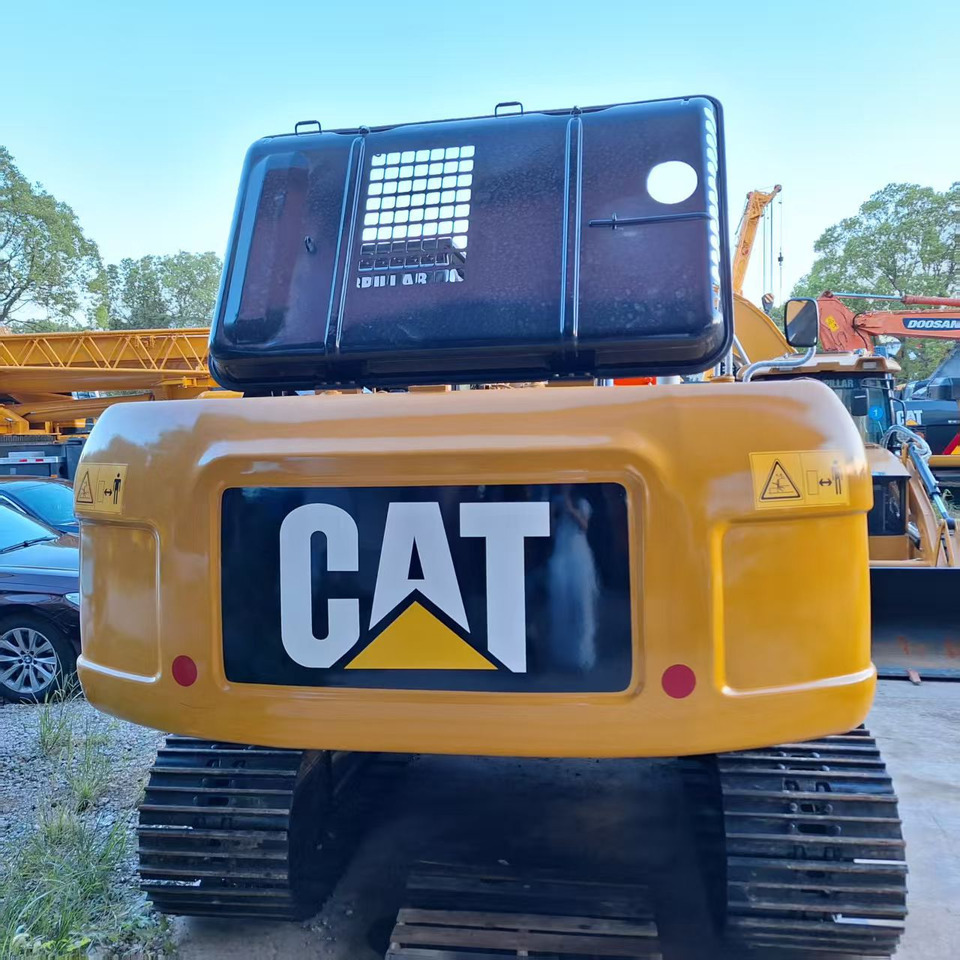 CAT 320D2L Excavator - Pelle sur chenille: photos 4 CAT 320D2L Excavator - Pelle sur chenille: photos 4