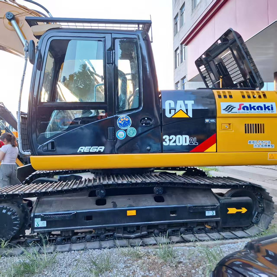 CAT 320D2L Excavator - Pelle sur chenille: photos 3 CAT 320D2L Excavator - Pelle sur chenille: photos 3