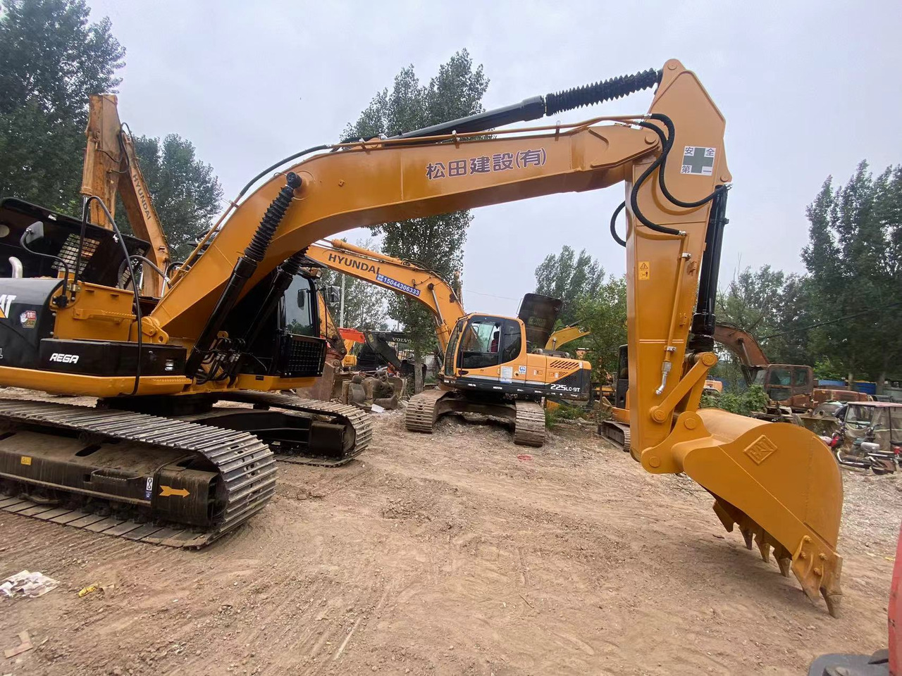 CAT 320DL Excavator - Pelle sur chenille: photos 2 CAT 320DL Excavator - Pelle sur chenille: photos 2