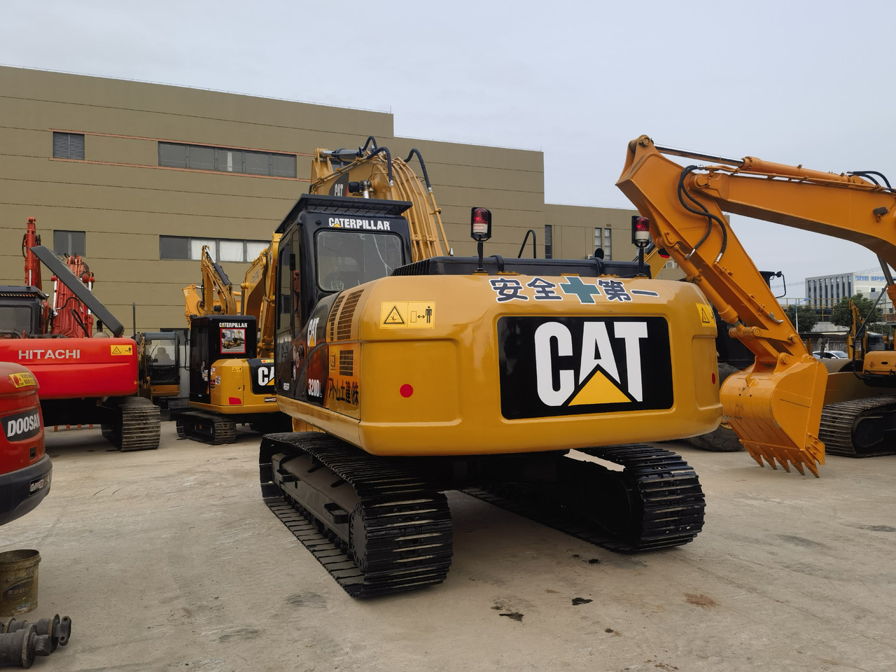 CAT 320DL Excavator - Pelle sur chenille: photos 5 CAT 320DL Excavator - Pelle sur chenille: photos 5