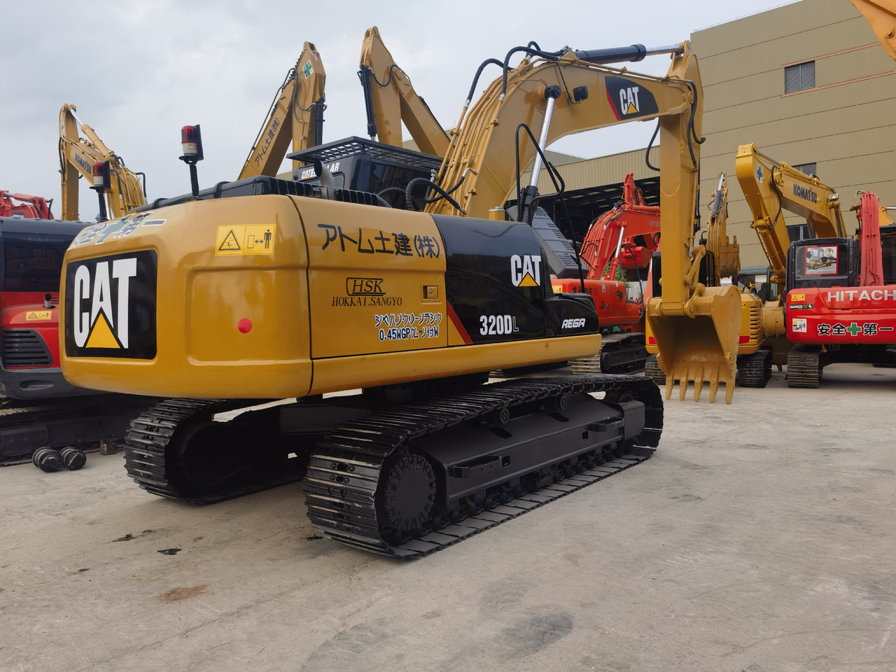 CAT 320DL Excavator - Pelle sur chenille: photos 3 CAT 320DL Excavator - Pelle sur chenille: photos 3