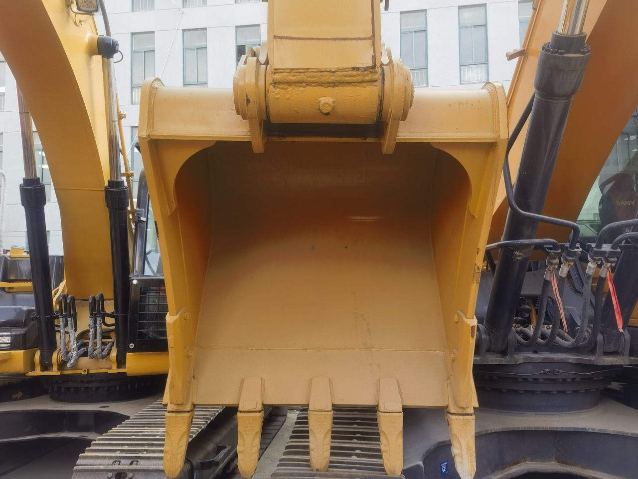CAT 330D2L Excavator - Pelle sur chenille: photos 5 CAT 330D2L Excavator - Pelle sur chenille: photos 5