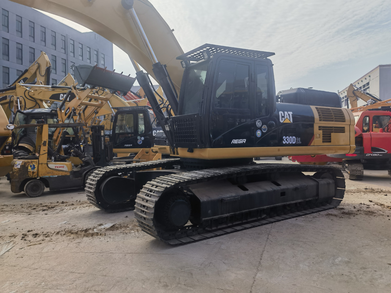 CAT 330D2L Excavator - Pelle sur chenille: photos 2 CAT 330D2L Excavator - Pelle sur chenille: photos 2