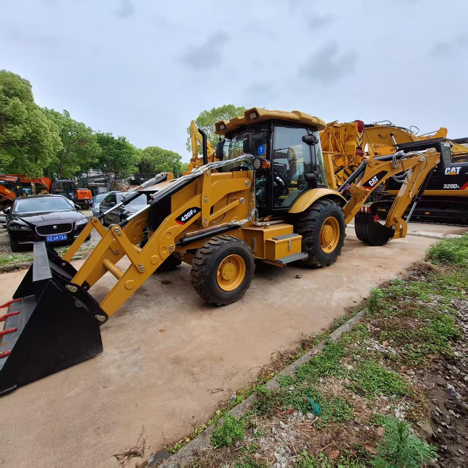 CAT 420F Backhoe Loader - Tractopelle: photos 2 CAT 420F Backhoe Loader - Tractopelle: photos 2