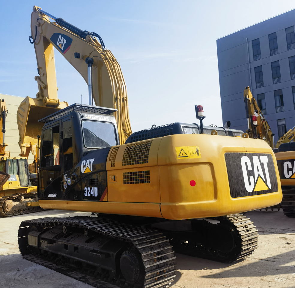 CATERPILLAR 324 D - Pelle sur chenille: photos 2 CATERPILLAR 324 D - Pelle sur chenille: photos 2