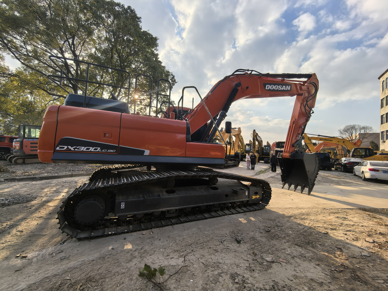 Doosan DX300LC-9C  Crawler Excavator - Pelle sur chenille: photos 2 Doosan DX300LC-9C  Crawler Excavator - Pelle sur chenille: photos 2