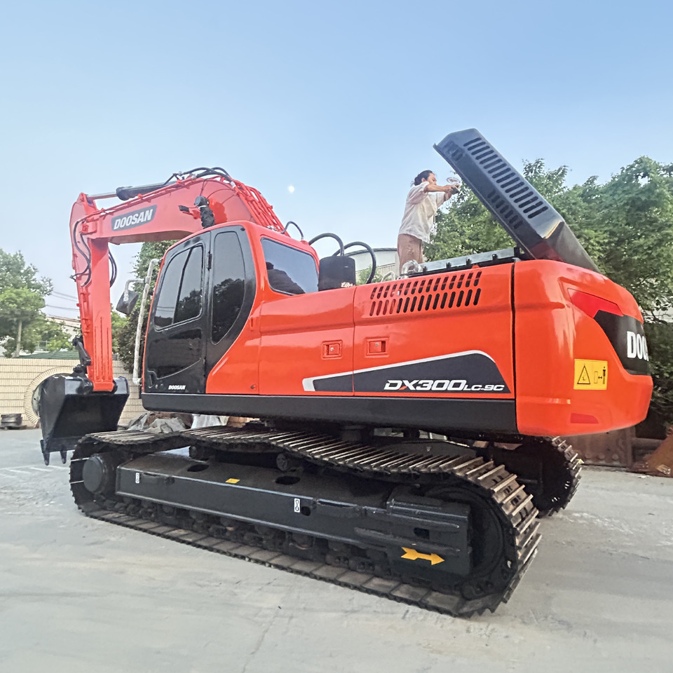 Doosan DX300LC-9c Crawler Excavator - Pelle sur chenille: photos 3 Doosan DX300LC-9c Crawler Excavator - Pelle sur chenille: photos 3
