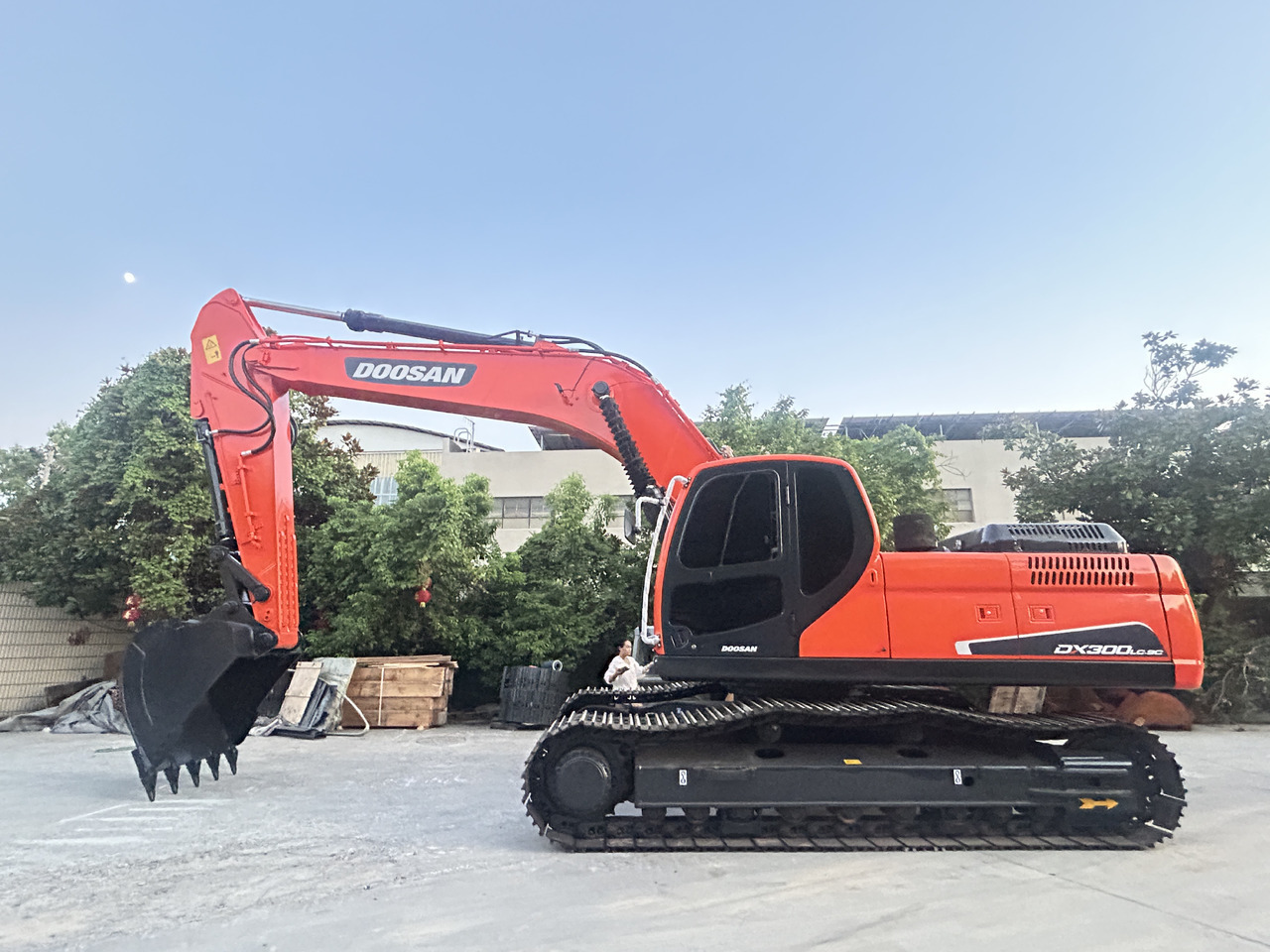 Doosan DX300LC-9c Crawler Excavator - Pelle sur chenille: photos 1 Doosan DX300LC-9c Crawler Excavator - Pelle sur chenille: photos 1