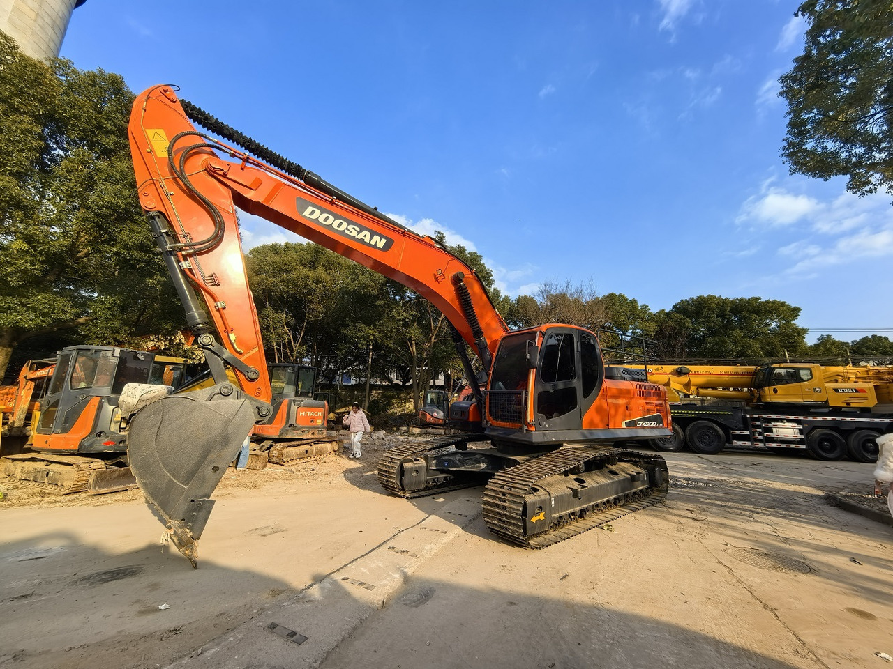 Doosan DX300LC Crawler Excavator - Pelle sur chenille: photos 2 Doosan DX300LC Crawler Excavator - Pelle sur chenille: photos 2