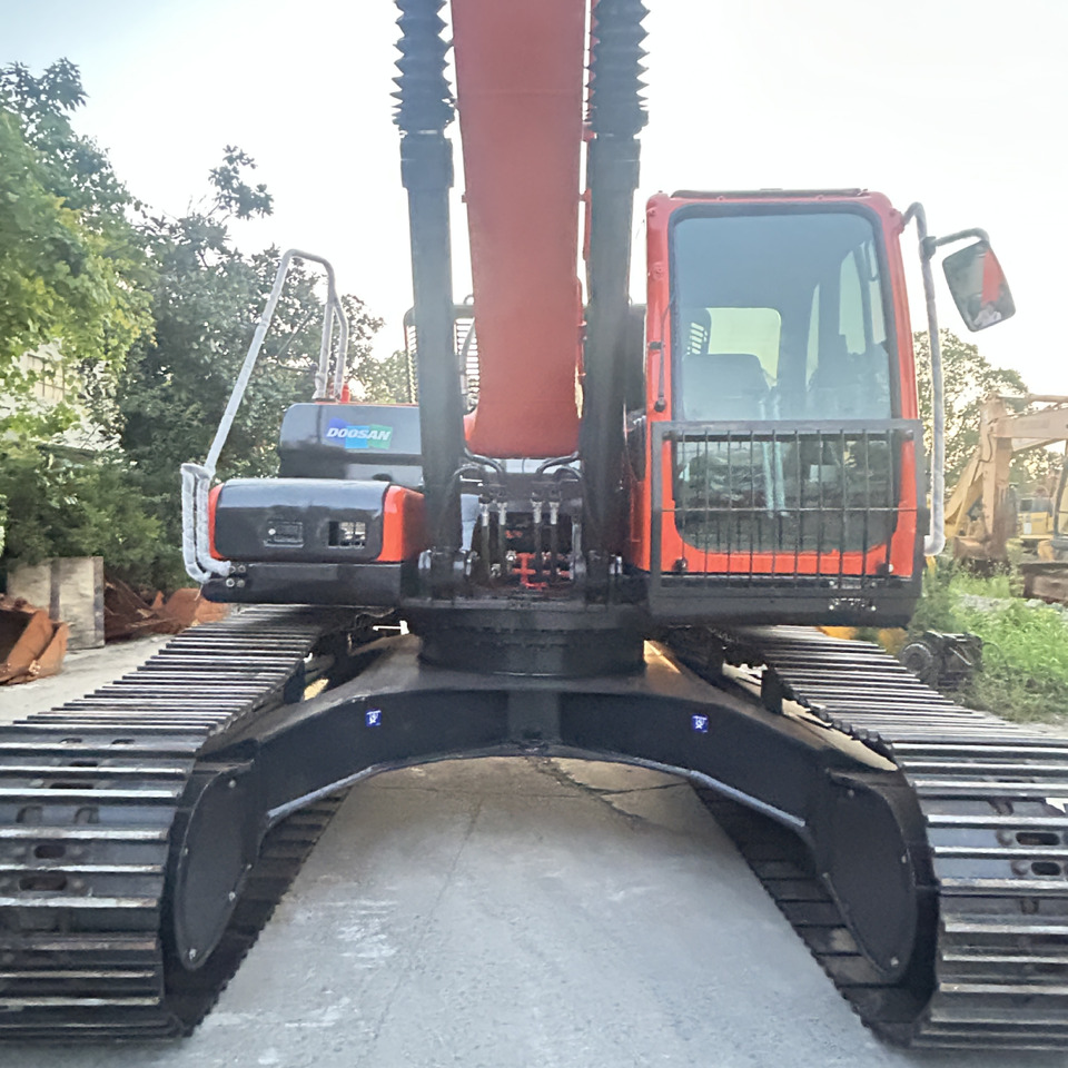 Doosan DX300LC Crawler Excavator - Pelle sur chenille: photos 2 Doosan DX300LC Crawler Excavator - Pelle sur chenille: photos 2
