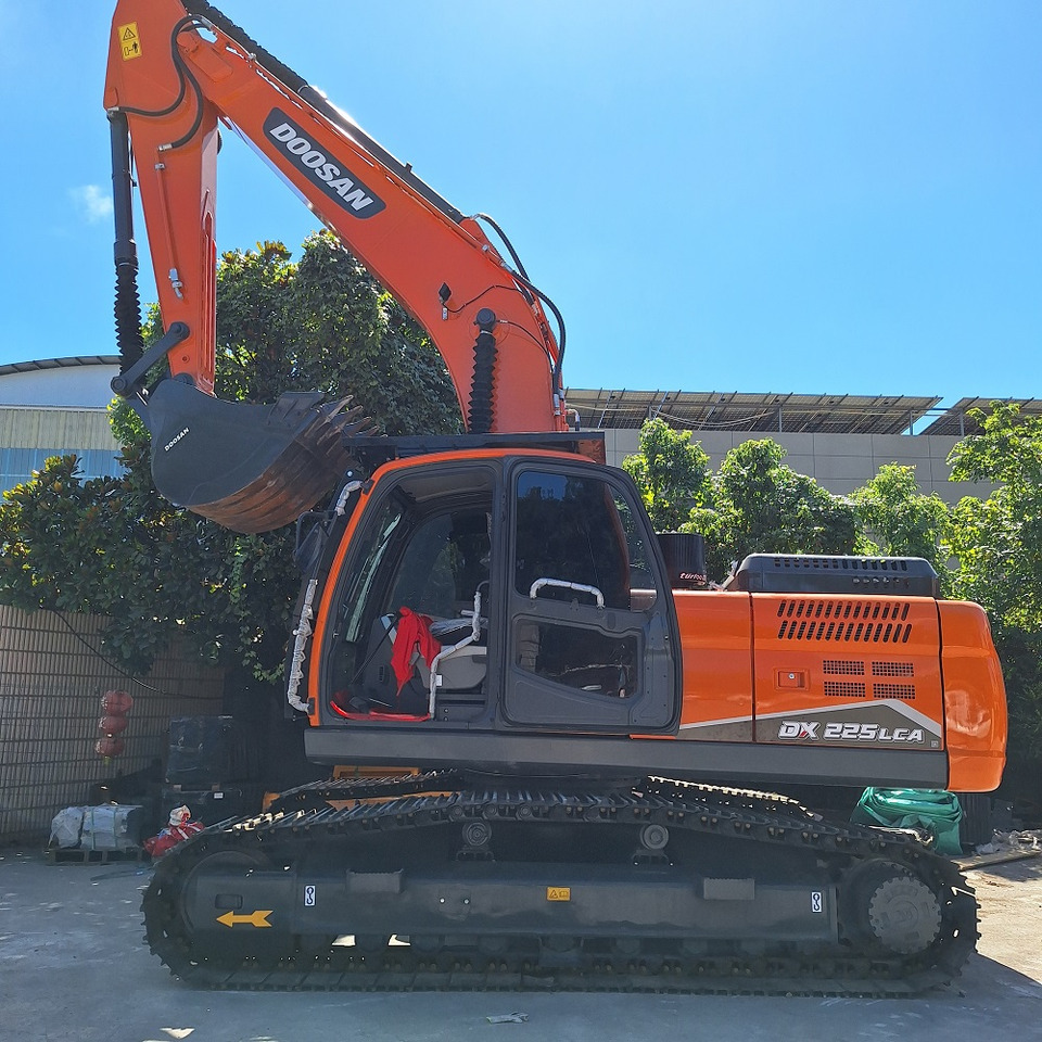 Doosan Dx225LCA Crawler Excavator - Pelle sur chenille: photos 2 Doosan Dx225LCA Crawler Excavator - Pelle sur chenille: photos 2