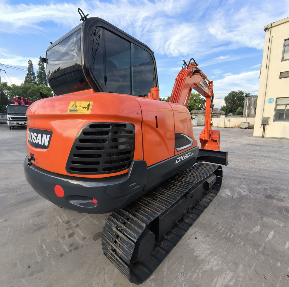 Doosan Dx60 Crawler Excavator - Pelle sur chenille: photos 1 Doosan Dx60 Crawler Excavator - Pelle sur chenille: photos 1