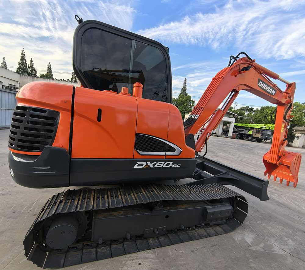 Doosan Dx60 Crawler Excavator - Pelle sur chenille: photos 3 Doosan Dx60 Crawler Excavator - Pelle sur chenille: photos 3