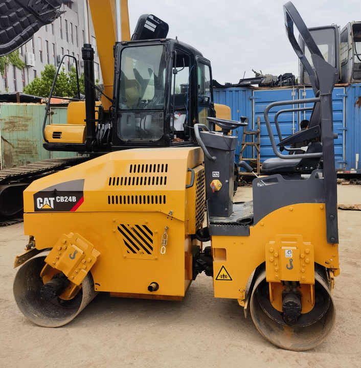 Good quality used road roller Double Drum Used Small Mini Road Roller Machine Compactor Price - Compacteur: photos 2 Good quality used road roller Double Drum Used Small Mini Road Roller Machine Compactor Price - Compacteur: photos 2