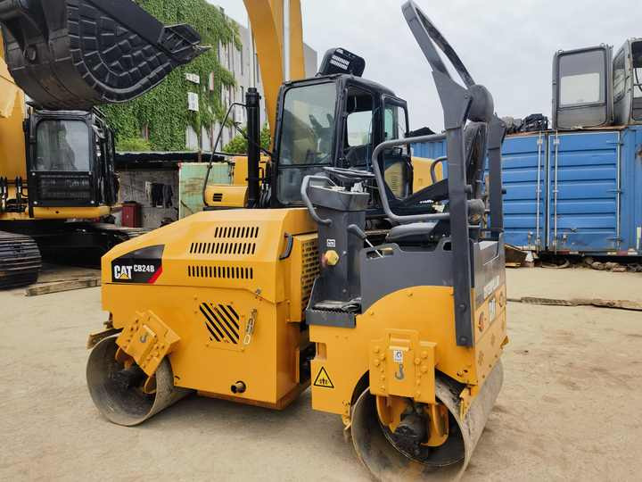Good quality used road roller Double Drum Used Small Mini Road Roller Machine Compactor Price - Compacteur: photos 5 Good quality used road roller Double Drum Used Small Mini Road Roller Machine Compactor Price - Compacteur: photos 5