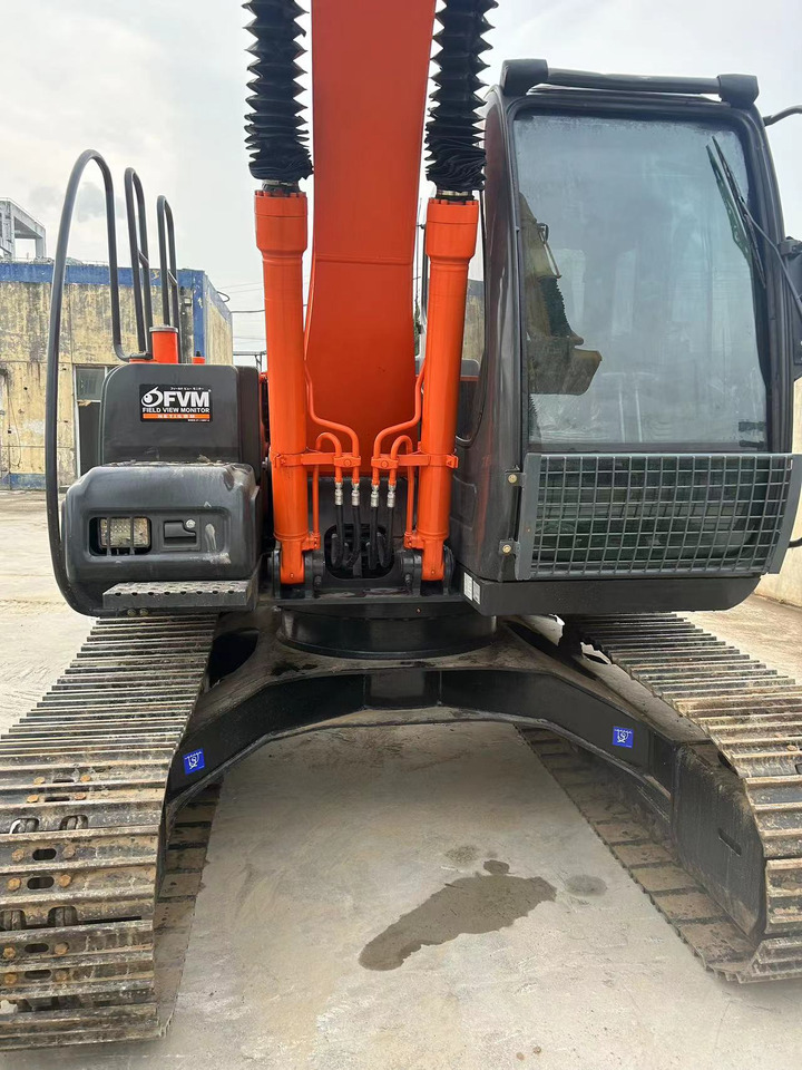Hitachi ZX120-6 Excavator - Pelle sur chenille: photos 5 Hitachi ZX120-6 Excavator - Pelle sur chenille: photos 5