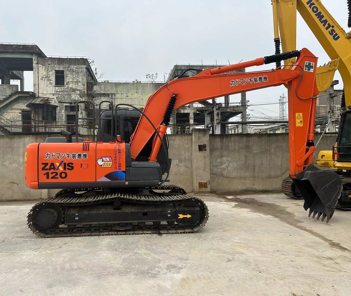 Hitachi ZX120-6 Excavator - Pelle sur chenille: photos 1 Hitachi ZX120-6 Excavator - Pelle sur chenille: photos 1