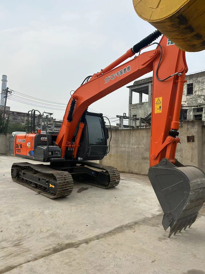 Hitachi ZX120-6 Excavator - Pelle sur chenille: photos 5 Hitachi ZX120-6 Excavator - Pelle sur chenille: photos 5