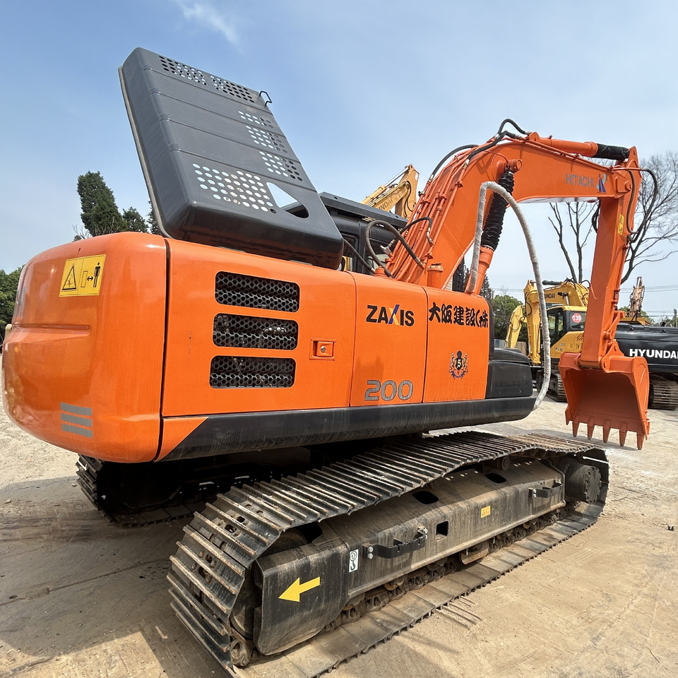 Hitachi ZX200 Excavator - Pelle sur chenille: photos 1 Hitachi ZX200 Excavator - Pelle sur chenille: photos 1