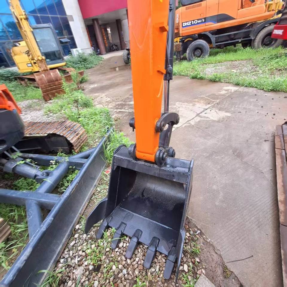 Hitachi ZX50 Excavator - Pelle sur chenille: photos 5 Hitachi ZX50 Excavator - Pelle sur chenille: photos 5