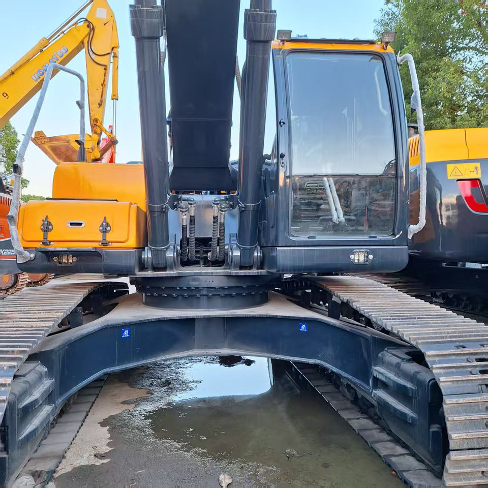 Hyundai 350LVS excavator - Pelle sur pneus: photos 2 Hyundai 350LVS excavator - Pelle sur pneus: photos 2