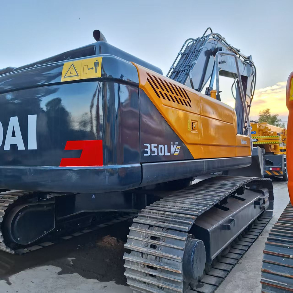 Hyundai 350LVS excavator - Pelle sur pneus: photos 3 Hyundai 350LVS excavator - Pelle sur pneus: photos 3