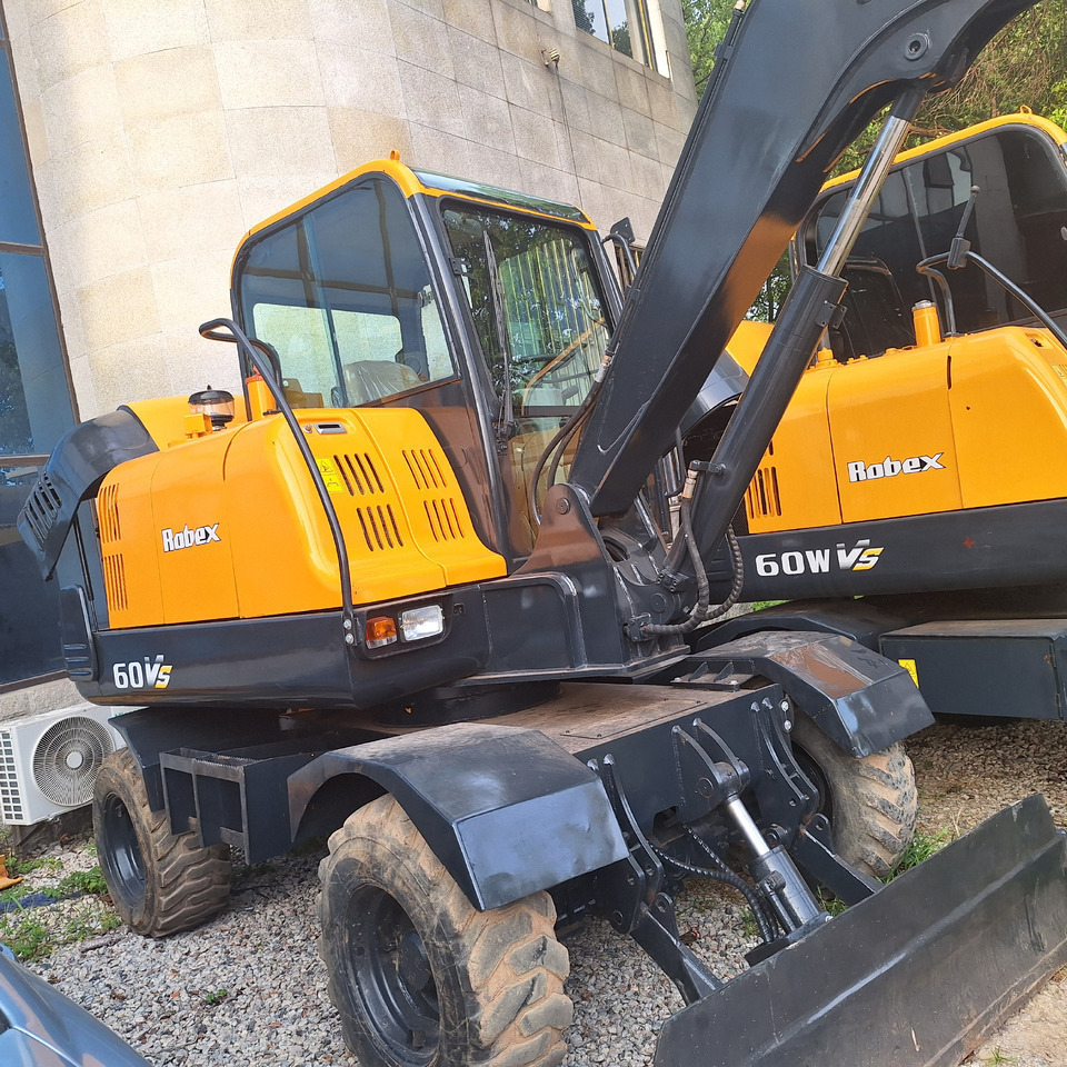 Hyundai 60vs excavator - Pelle sur pneus: photos 4 Hyundai 60vs excavator - Pelle sur pneus: photos 4