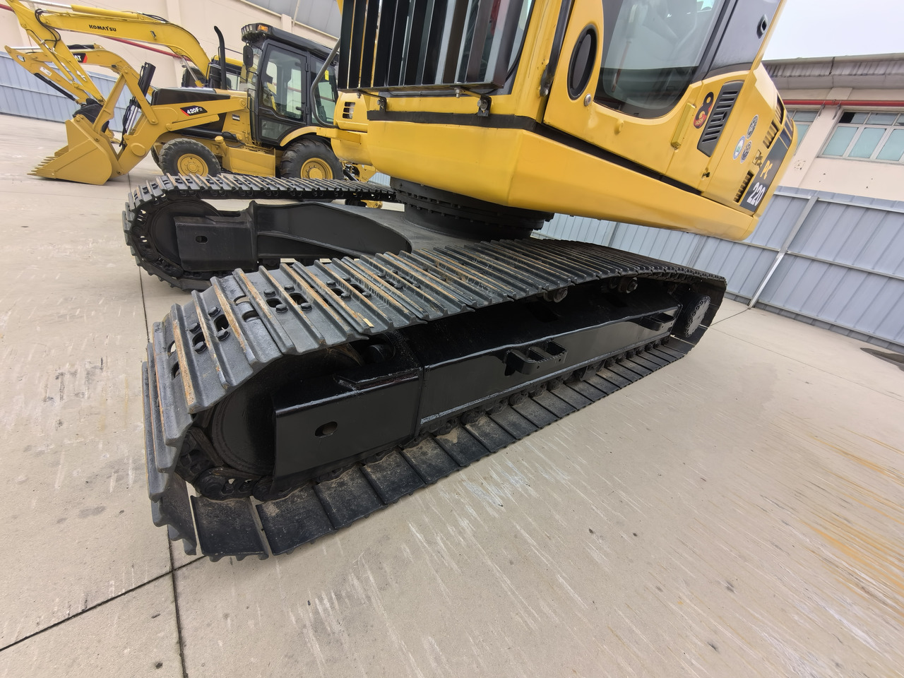 Komatsu PC 220-8 Excavator - Pelle sur chenille: photos 3 Komatsu PC 220-8 Excavator - Pelle sur chenille: photos 3