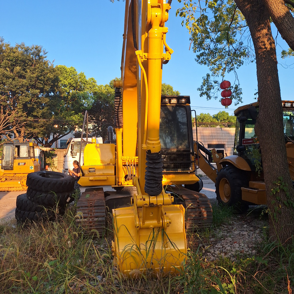 Komatsu PC130 Excavator - Pelle sur chenille: photos 5 Komatsu PC130 Excavator - Pelle sur chenille: photos 5