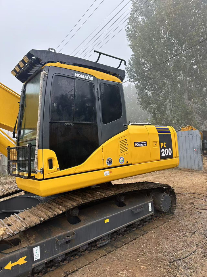 Komatsu PC200-7 excavator - Pelle sur chenille: photos 1 Komatsu PC200-7 excavator - Pelle sur chenille: photos 1
