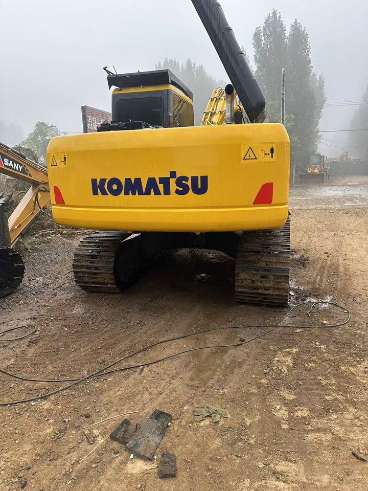 Komatsu PC200-7 excavator - Pelle sur chenille: photos 4 Komatsu PC200-7 excavator - Pelle sur chenille: photos 4