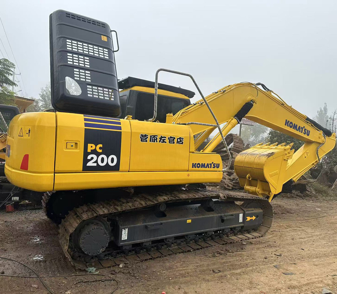 Komatsu PC200-7 excavator - Pelle sur chenille: photos 2 Komatsu PC200-7 excavator - Pelle sur chenille: photos 2