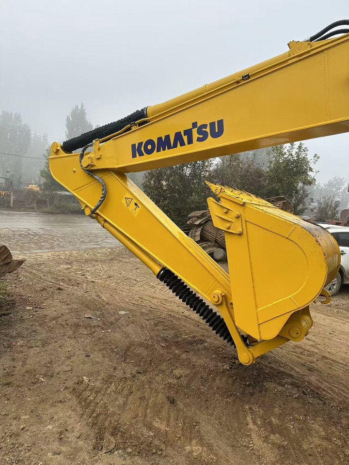 Komatsu PC200-7 excavator - Pelle sur chenille: photos 5 Komatsu PC200-7 excavator - Pelle sur chenille: photos 5