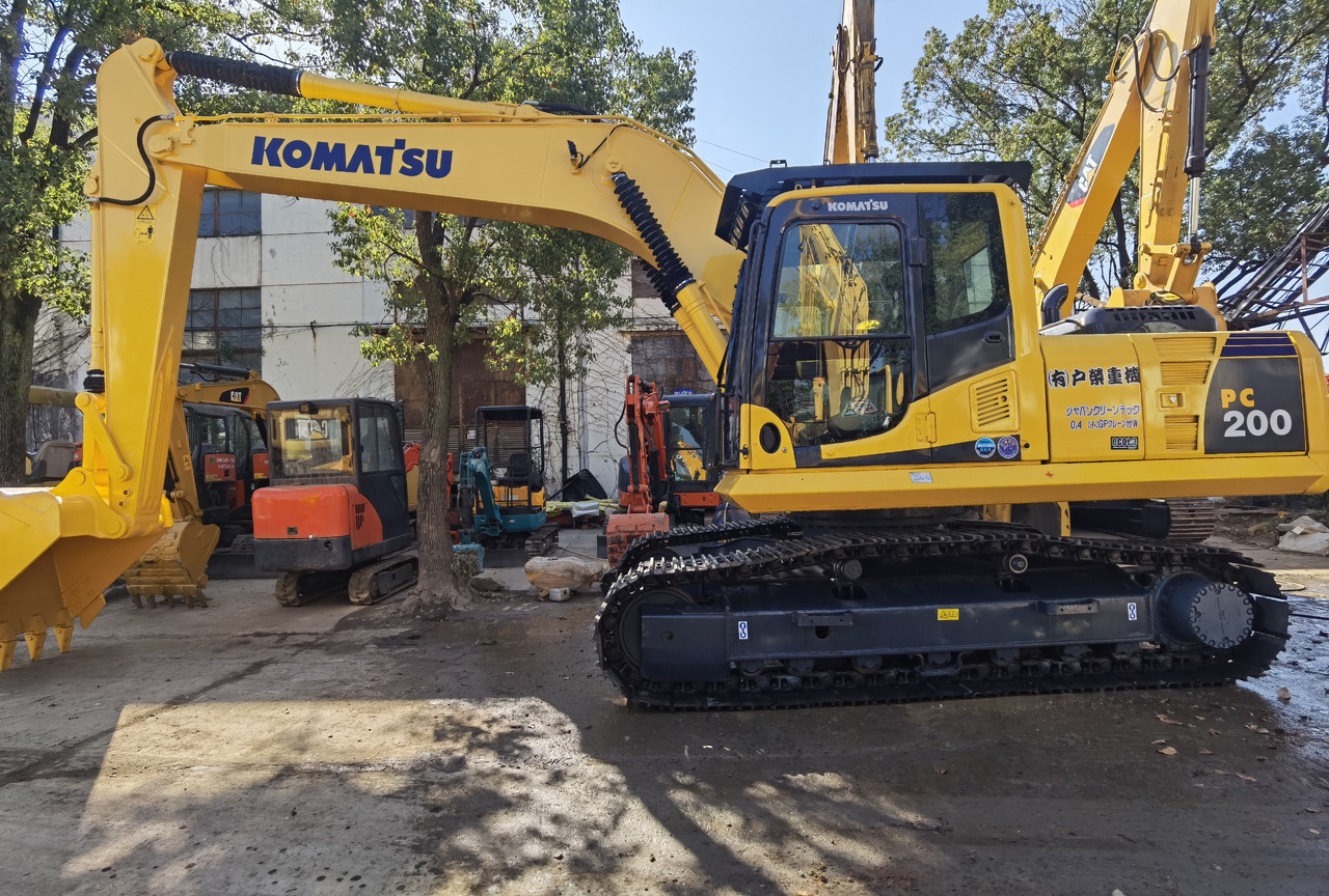 Komatsu PC200-8 Excavator - Pelle sur chenille: photos 3 Komatsu PC200-8 Excavator - Pelle sur chenille: photos 3