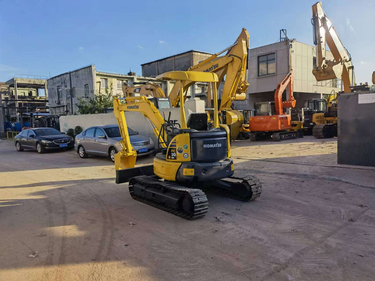 Komatsu PC30 Excavator - Pelle sur chenille: photos 3 Komatsu PC30 Excavator - Pelle sur chenille: photos 3
