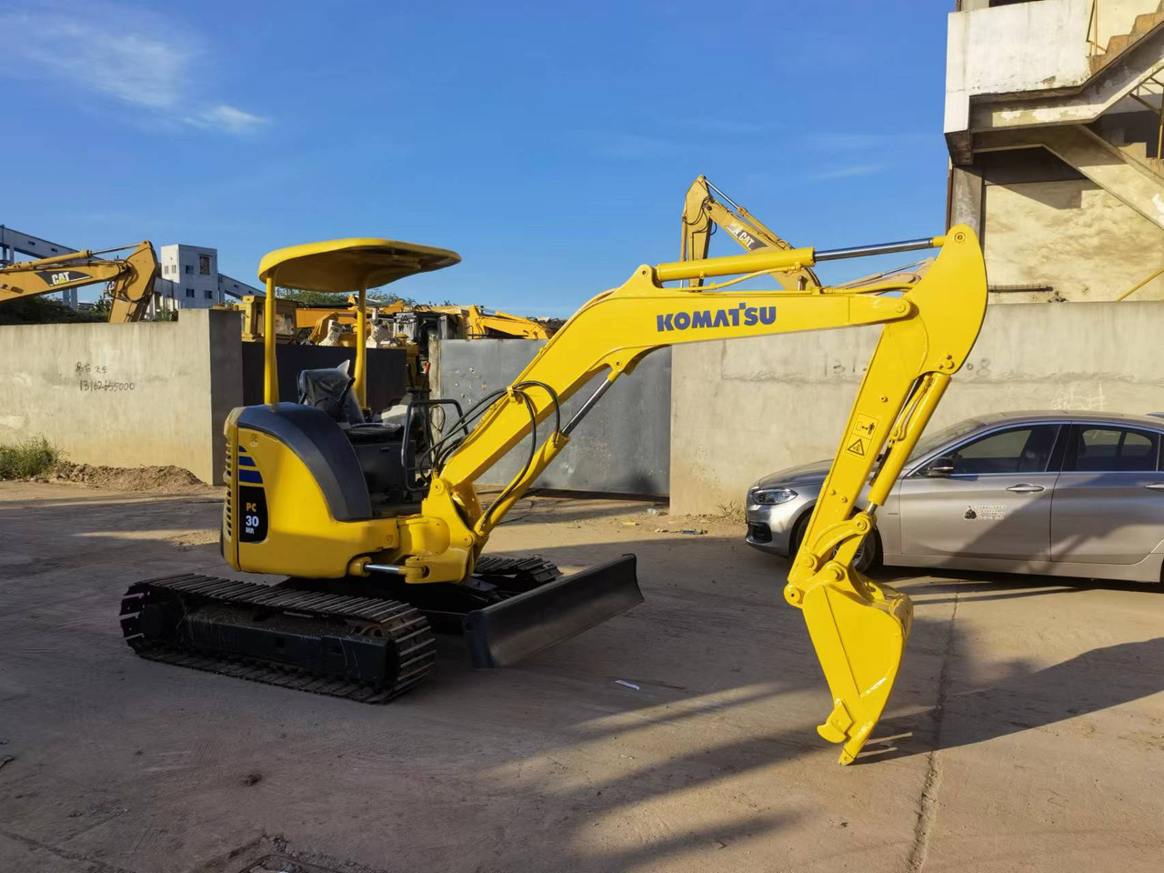 Komatsu PC30 Excavator - Pelle sur chenille: photos 2 Komatsu PC30 Excavator - Pelle sur chenille: photos 2