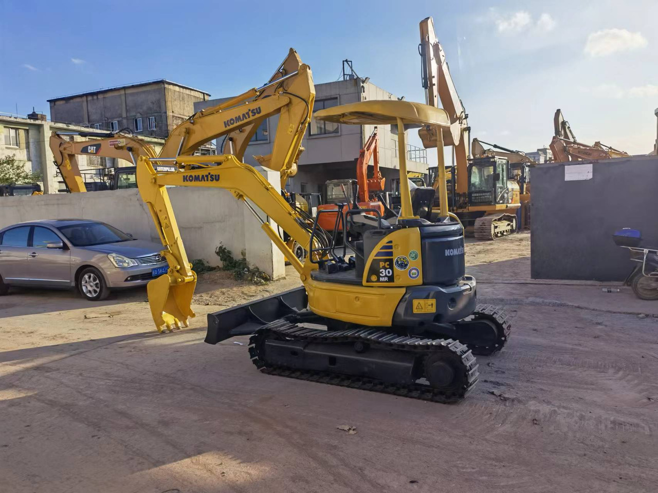 Komatsu PC30 excavator - Pelle sur chenille: photos 3 Komatsu PC30 excavator - Pelle sur chenille: photos 3