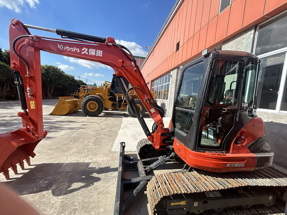 Kubota KX165-5 Excavators - Pelle sur chenille: photos 1 Kubota KX165-5 Excavators - Pelle sur chenille: photos 1