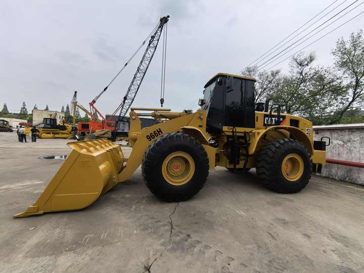 Mini Wheel Loader With Automatic Caterpillar 966H Engine High Operating Efficiency cat966H for sale - Chargeuse sur pneus: photos 2 Mini Wheel Loader With Automatic Caterpillar 966H Engine High Operating Efficiency cat966H for sale - Chargeuse sur pneus: photos 2