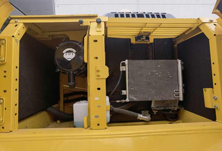 Pelle sur chenille Original Japan pc240 second hand excavator high quality used excavator Japan Komatsu PC240LC-8 for sale: photos 6