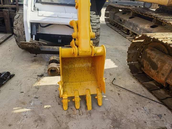 PC30 komatsu hydraulic excavator small digger in good condition on sale - Pelle sur chenille: photos 4 PC30 komatsu hydraulic excavator small digger in good condition on sale - Pelle sur chenille: photos 4