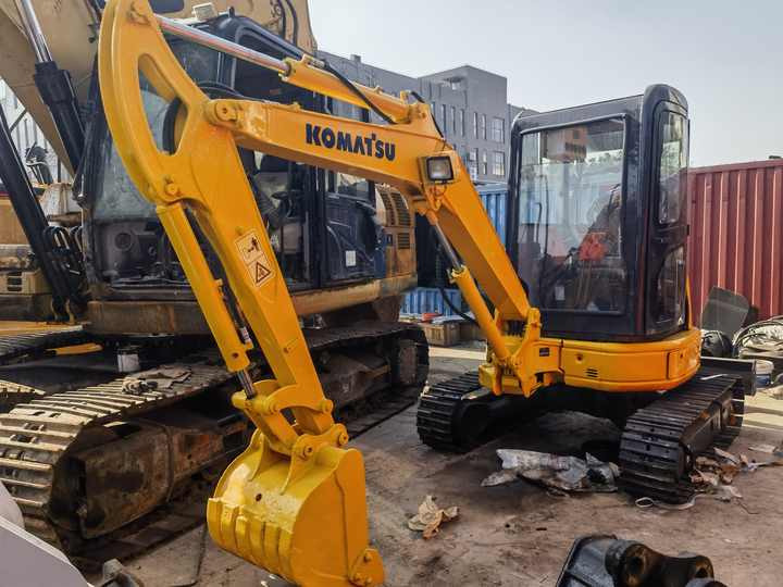 PC30 komatsu hydraulic excavator small digger in good condition on sale - Pelle sur chenille: photos 2 PC30 komatsu hydraulic excavator small digger in good condition on sale - Pelle sur chenille: photos 2