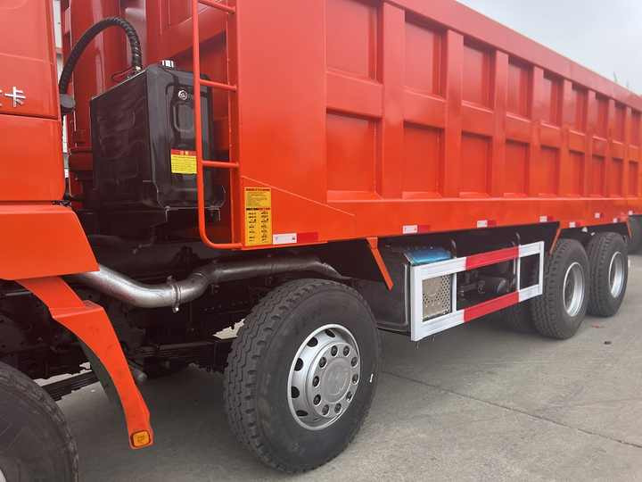 Used Shacman F3000 8X4 Dump Truck - Camion benne: photos 4 Used Shacman F3000 8X4 Dump Truck - Camion benne: photos 4