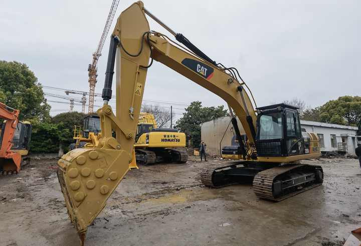 Used crawler excavator CAT 325D 25 ton excavator high quality CAT 325B 325DL 320D excavator digging equipment - Pelle sur chenille: photos 5 Used crawler excavator CAT 325D 25 ton excavator high quality CAT 325B 325DL 320D excavator digging equipment - Pelle sur chenille: photos 5