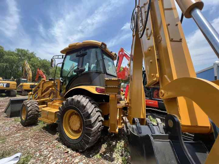 Used machinery CAT 420Fbackhoe loader caterpillar 420F used backhoe loader with cheap price - Tractopelle: photos 2 Used machinery CAT 420Fbackhoe loader caterpillar 420F used backhoe loader with cheap price - Tractopelle: photos 2